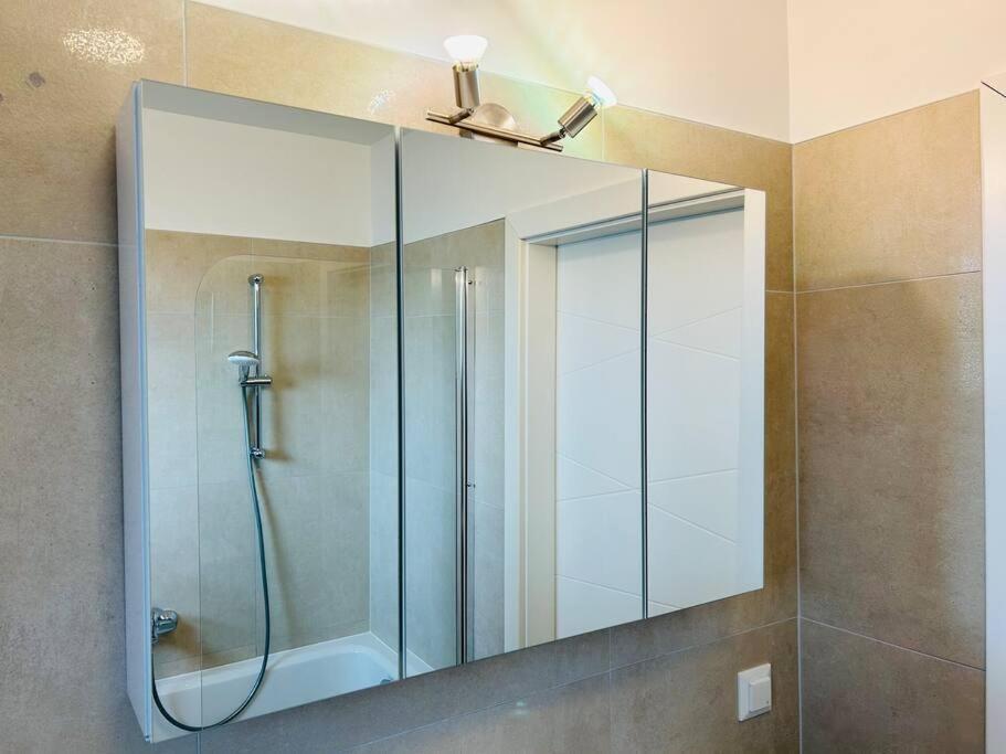 Sunny Modern Apartment With Balcony - Free Parking Viena Exterior foto