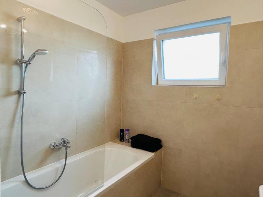 Sunny Modern Apartment With Balcony - Free Parking Viena Exterior foto